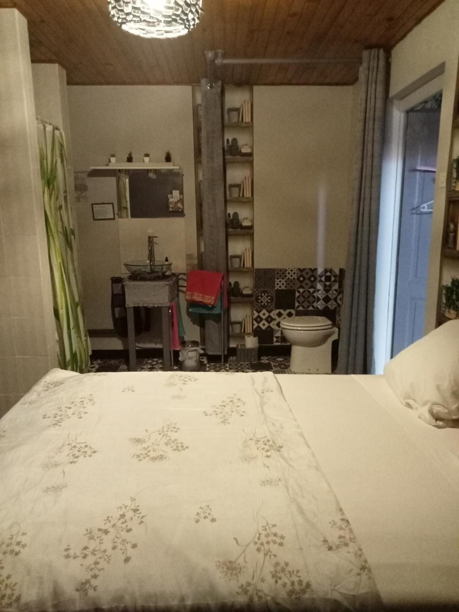 Le Repaire Des Ecureuils Bed & Breakfast Bourg-Argental Eksteriør bilde