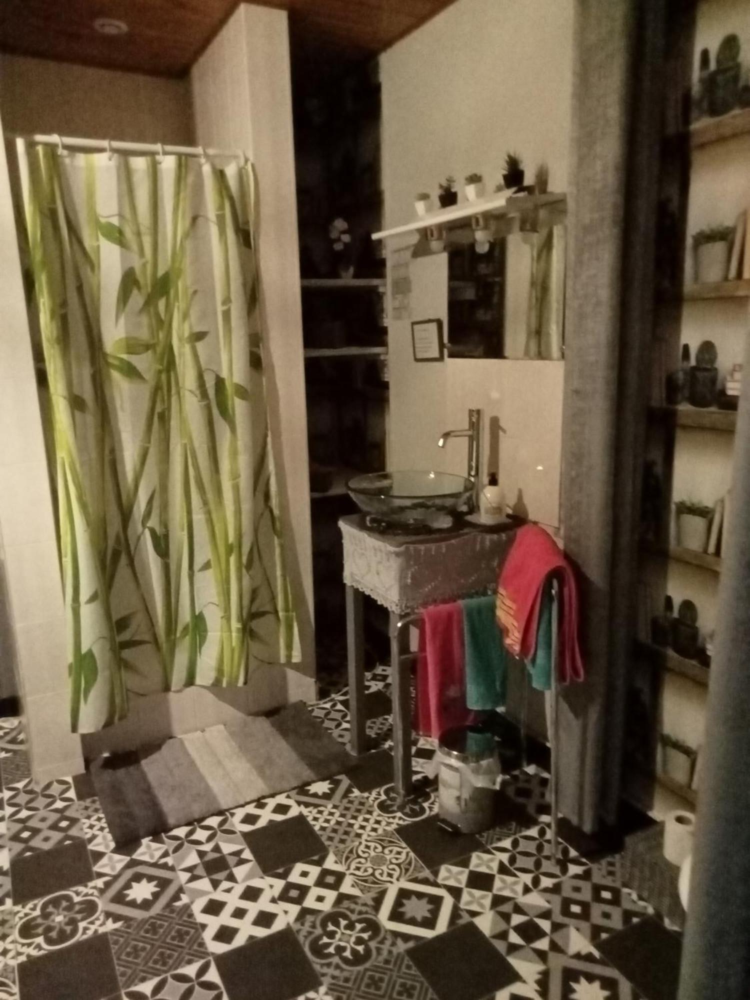 Le Repaire Des Ecureuils Bed & Breakfast Bourg-Argental Eksteriør bilde